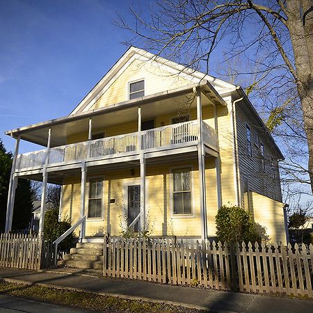 Old Storehouse Inn Dahlonega Exterior photo